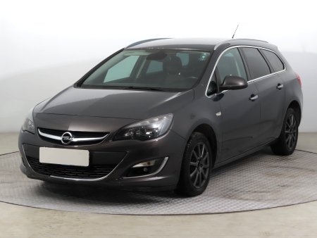 Opel Astra, 2013 - pohled č. 3