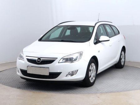 Opel Astra, 2012 - pohled č. 3
