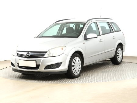 Opel Astra, 2008 - pohled č. 3