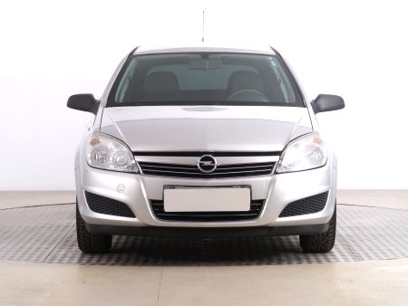 Opel Astra, 2008 - pohled č. 2