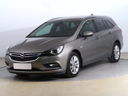 Opel Astra, 2017 - pohled č. 3