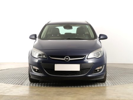 Opel Astra, 2014 - pohled č. 2