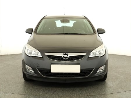 Opel Astra, 2011 - pohled č. 2