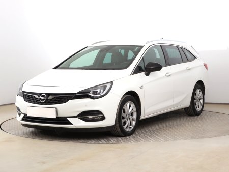 Opel Astra, 2021 - pohled č. 3