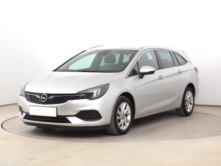 Opel Astra, 2020 - pohled č. 3