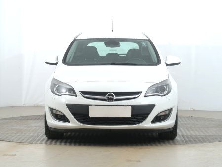 Opel Astra, 2013 - pohled č. 2