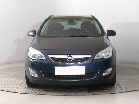 Opel Astra, 2011 - pohled č. 2