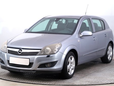 Opel Astra, 2008 - pohled č. 3