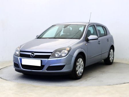 Opel Astra, 2005 - pohled č. 3