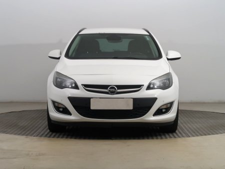 Opel Astra, 2013 - pohled č. 2