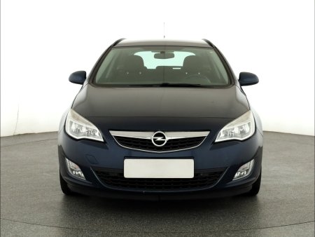 Opel Astra, 2012 - pohled č. 2