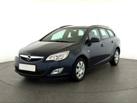 Opel Astra, 2012 - pohled č. 3