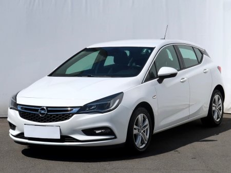 Opel Astra, 2017 - pohled č. 3