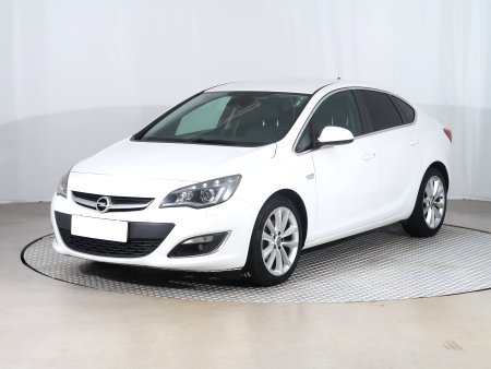 Opel Astra, 2014 - pohled č. 3