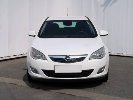 Opel Astra, 2010 - pohled č. 2
