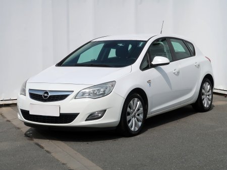 Opel Astra, 2010 - pohled č. 3