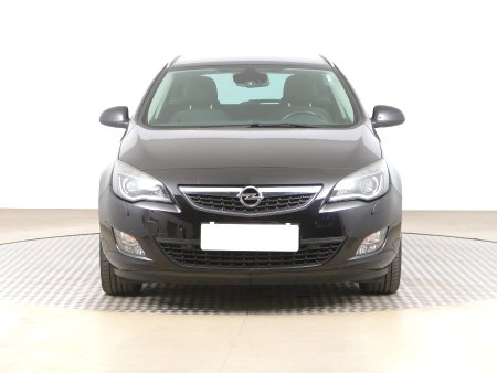 Opel Astra, 2011 - pohled č. 2