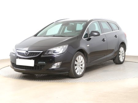 Opel Astra, 2011 - pohled č. 3
