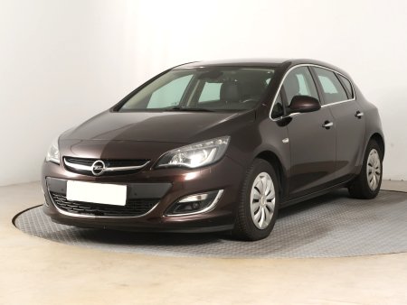 Opel Astra, 2013 - pohled č. 3