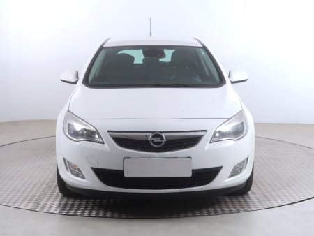 Opel Astra, 2010 - pohled č. 2