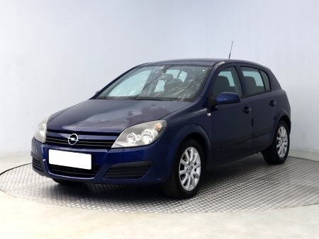 Opel Astra, 2005 - pohled č. 3