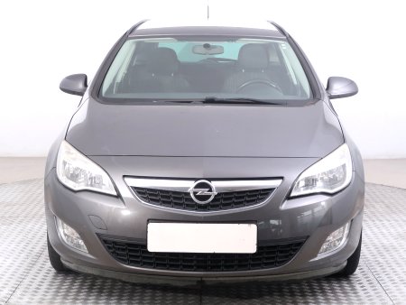 Opel Astra, 2011 - pohled č. 2