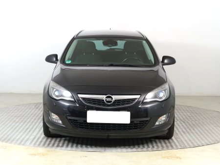 Opel Astra, 2011 - pohled č. 2