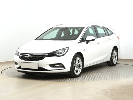 Opel Astra, 2017 - pohled č. 3