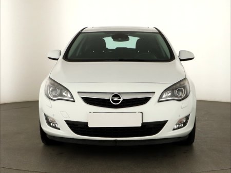Opel Astra, 2010 - pohled č. 2