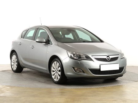 Opel Astra, 2011