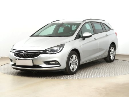 Opel Astra, 2018 - pohled č. 3