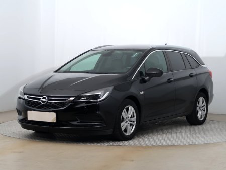 Opel Astra, 2018 - pohled č. 3