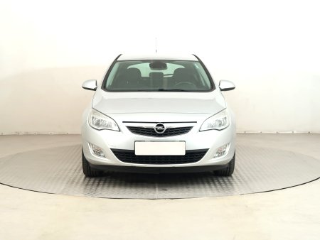 Opel Astra, 2012 - pohled č. 2