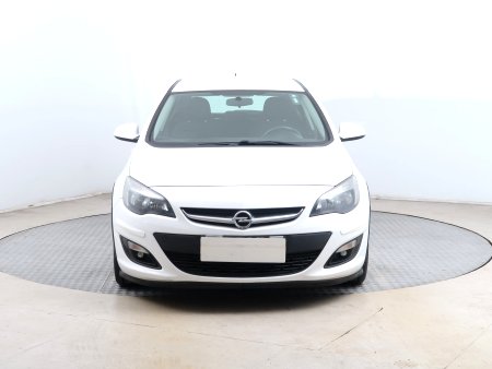 Opel Astra, 2014 - pohled č. 2