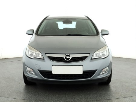 Opel Astra, 2011 - pohled č. 2