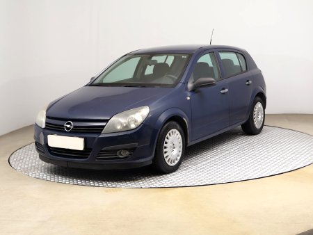 Opel Astra, 2005 - pohled č. 3