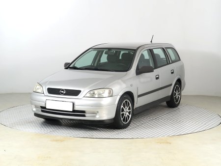 Opel Astra, 2008 - pohled č. 3