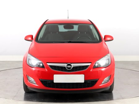 Opel Astra, 2012 - pohled č. 2