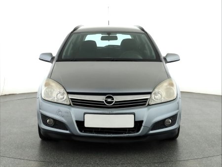 Opel Astra, 2008 - pohled č. 2