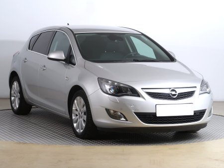 Opel Astra, 2010