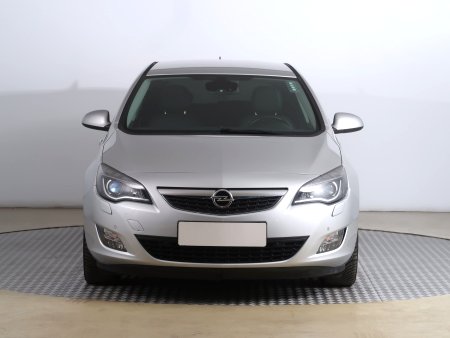 Opel Astra, 2010 - pohled č. 2