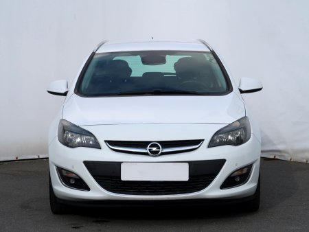 Opel Astra, 2014 - pohled č. 2