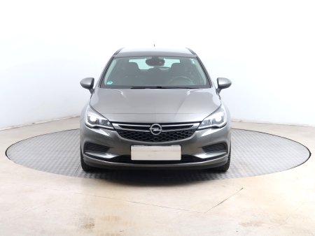 Opel Astra, 2017 - pohled č. 2