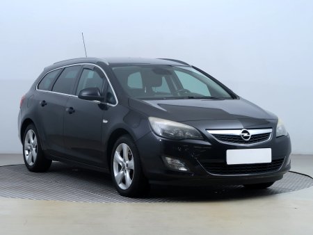Opel Astra, 2011