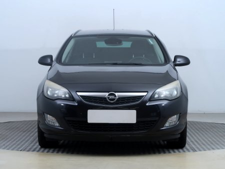 Opel Astra, 2011 - pohled č. 2