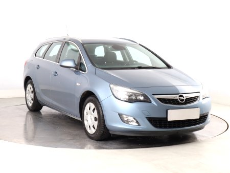 Opel Astra, 2011