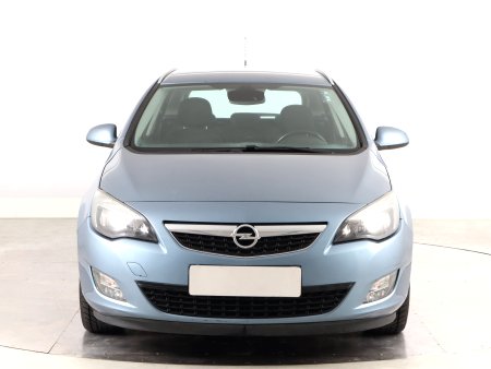 Opel Astra, 2011 - pohled č. 2