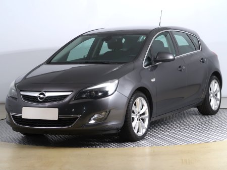 Opel Astra, 2010 - pohled č. 3