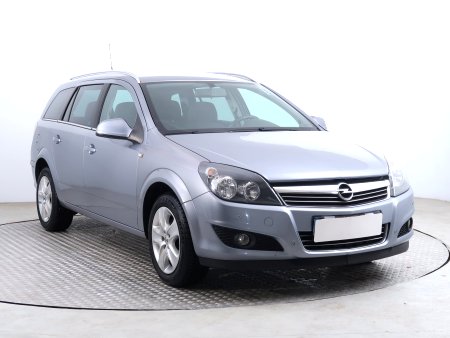 Opel Astra, 2011