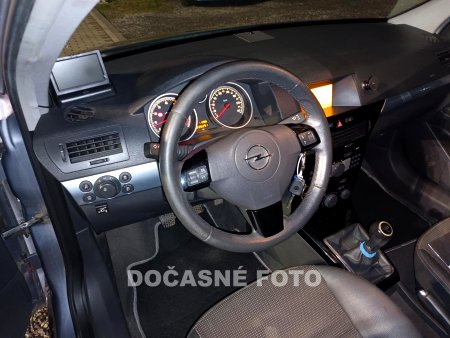 Opel Astra, 2008 - pohled č. 3